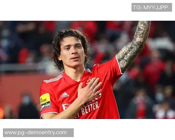 西甲精彩对决里昂大胜本菲卡神扑瞬间引发全场热烈欢呼