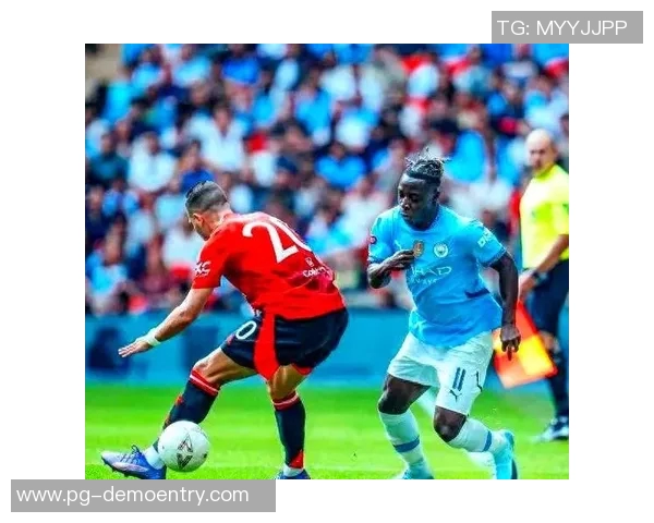 世界杯惊天逆转曼联2-1曼城创造历史冷门全场沸腾