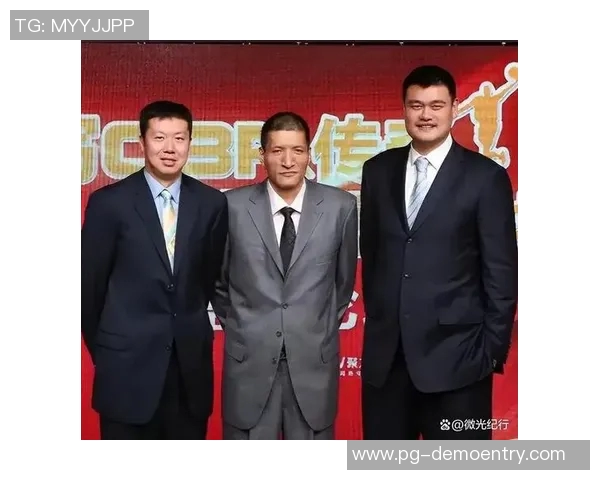 姚明的眉毛：从体育巨星到时尚标杆的独特魅力与风格解析