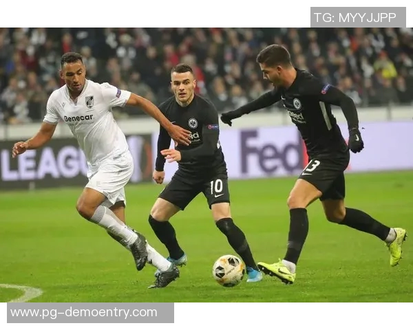 欧联杯巴黎圣日耳曼大胜本菲卡五球狂潮引发全场沸腾回顾十大精彩进球