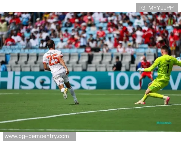 世界杯惊现冷门本菲卡与热刺战成平局帽子戏法引爆全场激情