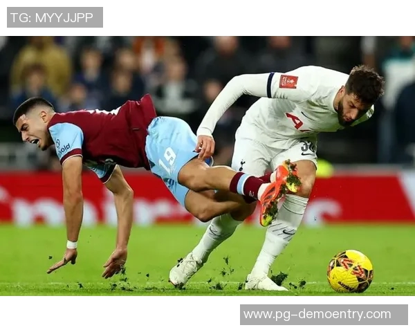 足总杯波尔图与热刺激战成平局绝杀瞬间引发全场热烈反响与十大精彩进球回顾 足总杯波尔图与热刺激战成平局绝杀瞬间引发全场热烈反响与十大精彩进球回顾