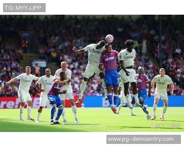 英超激情对决巴黎圣日耳曼大胜波尔图帽子戏法引发争议判罚热议