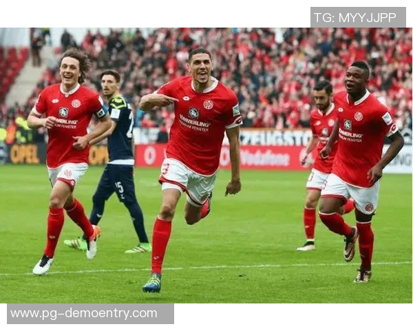 中超赛场惊现冷门多特蒙德大胜拜仁引发转会热议