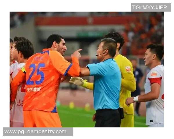 中超激战AC米兰以4比0大胜马竞争议判罚引发全场热议