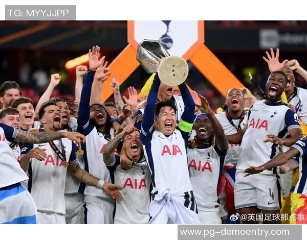 欧联杯热刺与巴萨战平战术解析瞬间点燃全场激情